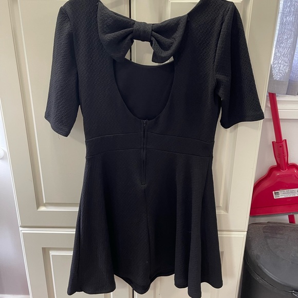 B. Smart black dress - Picture 2 of 2